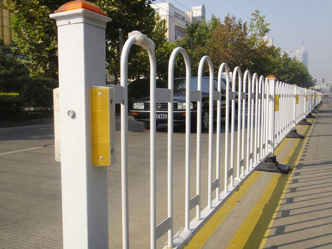 市政护栏的施工成本怎么算